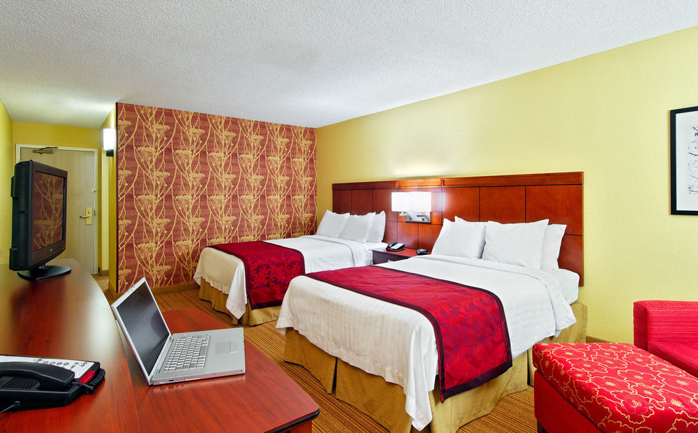 Courtyard Sarasota Bradenton Airport Hotel Exterior photo