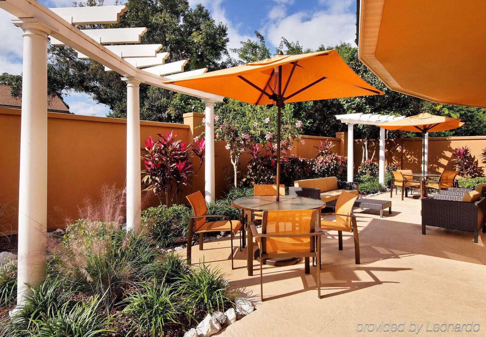 Courtyard Sarasota Bradenton Airport Hotel Exterior photo
